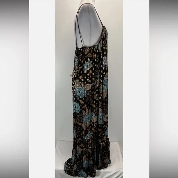 NATURAL LIFE Black and Blue Floral Dress - Picture 3 of 6